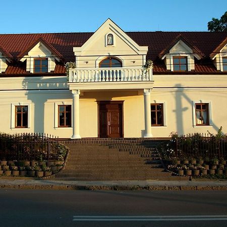 Pokoje Goscinne W Ratuszu Ogrodzieniec Exterior photo